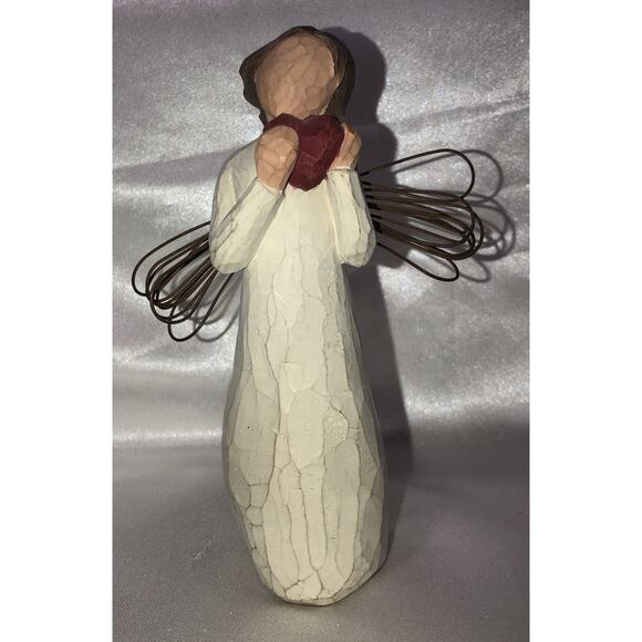 Willow Tree Figure Angel of the Heart Holding a Heart Figurine Vintage - Picture 1 of 6